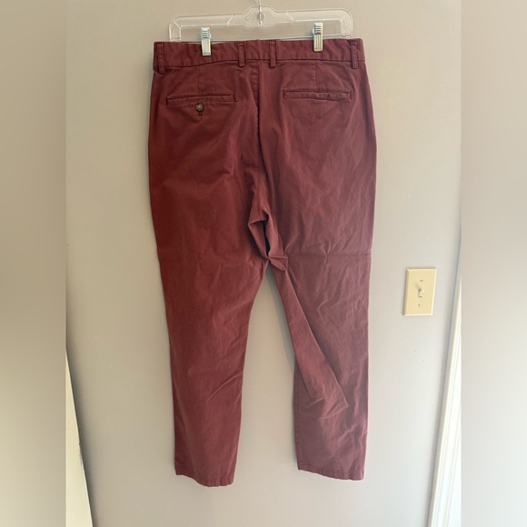 Old Navy Slim Built In Flex Chino Pants Men’s SZ 33x30 Red Straight Leg Pockets - Picture 4 of 7